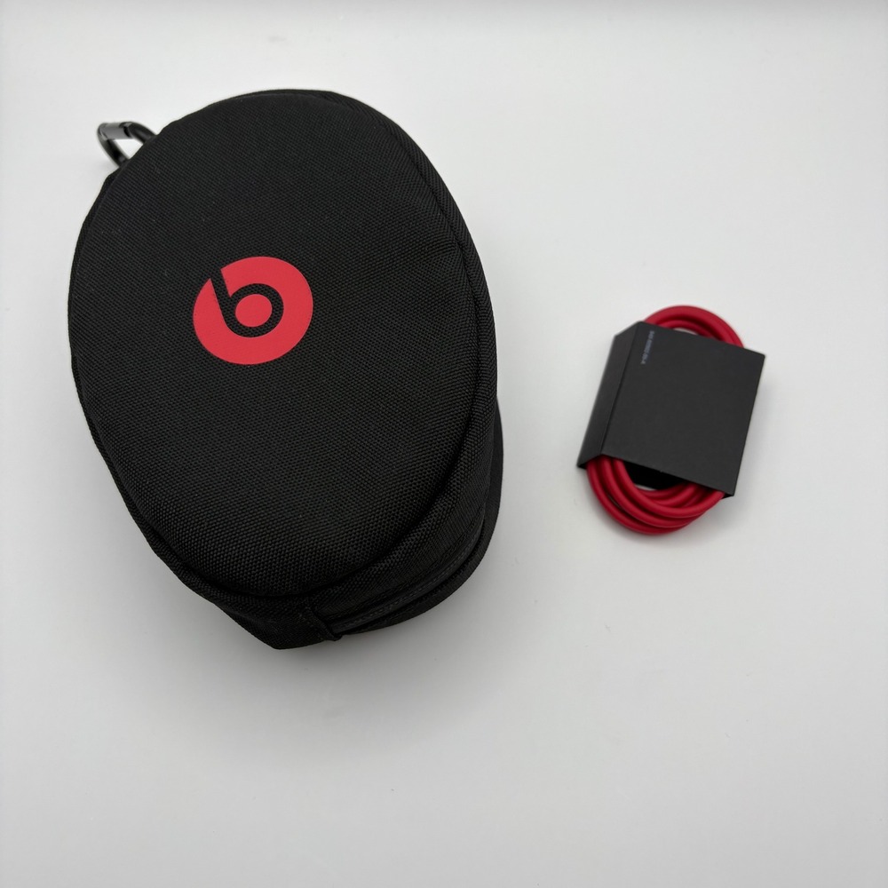 Beats Dr Dre Solo HD Carrying Case Black Red Logo Zippered Carabiner and Cable